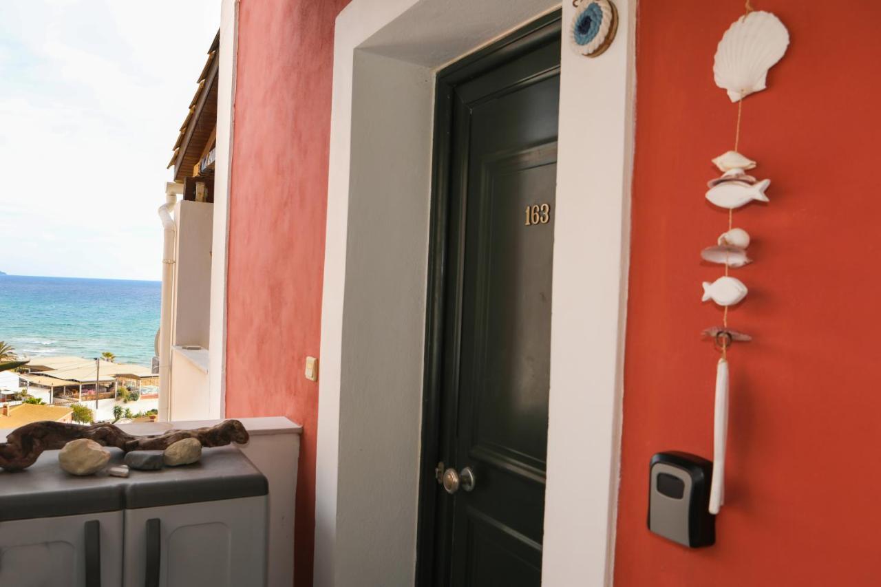 Suzanne'S Apartment Glyfada Menigos Resort Экстерьер фото